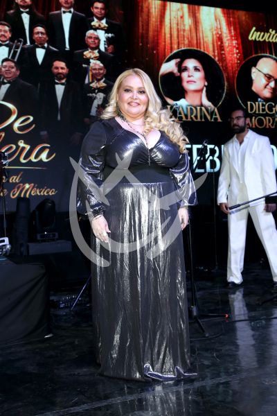 Sheyla con Los Aguilera