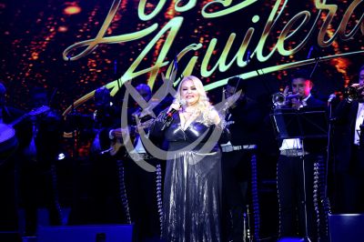 Sheyla con Los Aguilera