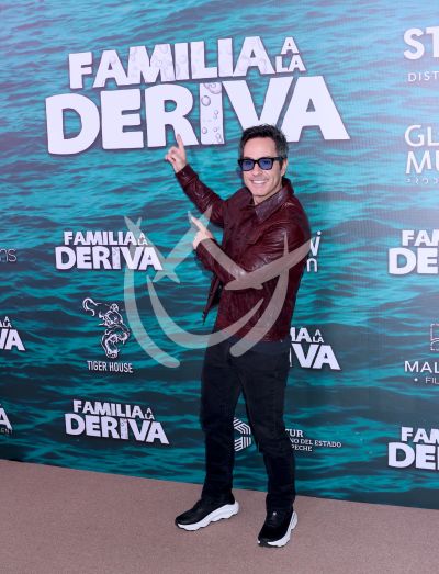 Mauricio Islas a la Deriva