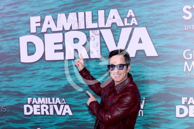 Mauricio Islas a la Deriva