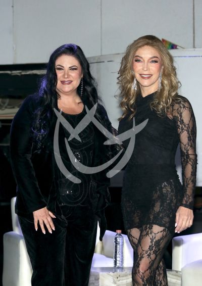 Alejandra Ávalos y Laura Flores con Alma