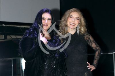 Alejandra Ávalos y Laura Flores con Alma