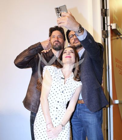 Susana entre galanes en DA