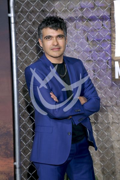 Evan Regueira con Lobo