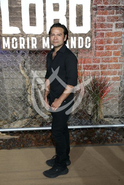 Tizoc Arroyo con Lobo