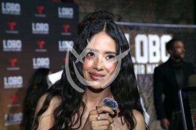 Fátima Molina con Lobo 