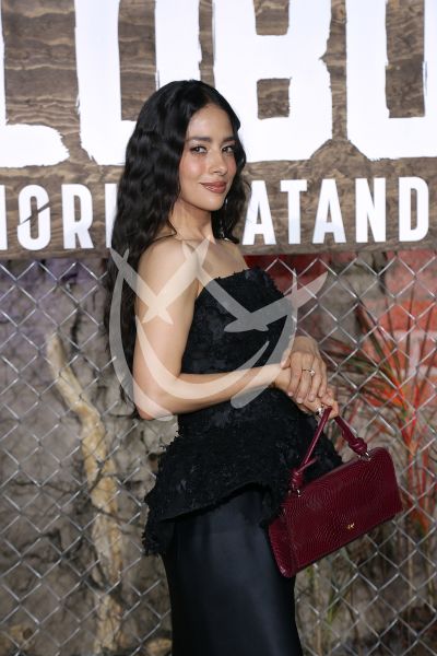 Fátima Molina con Lobo 