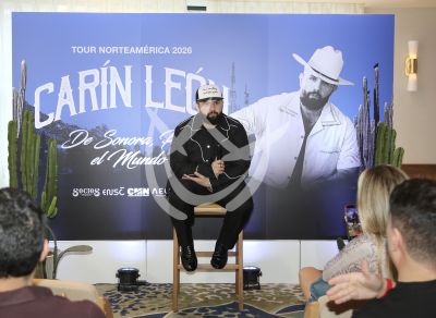 Carín León pal Mundo