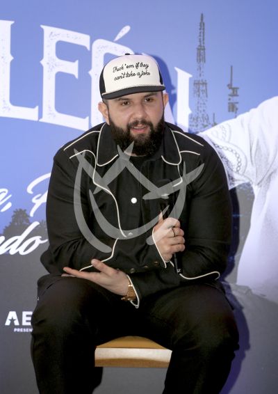 Carín León pal Mundo