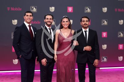 Karina Banda y hermanos en PLN