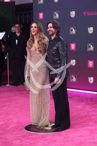 Juanes y Karen Martínez en PLN