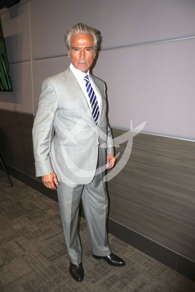 René Casados en El Renacer