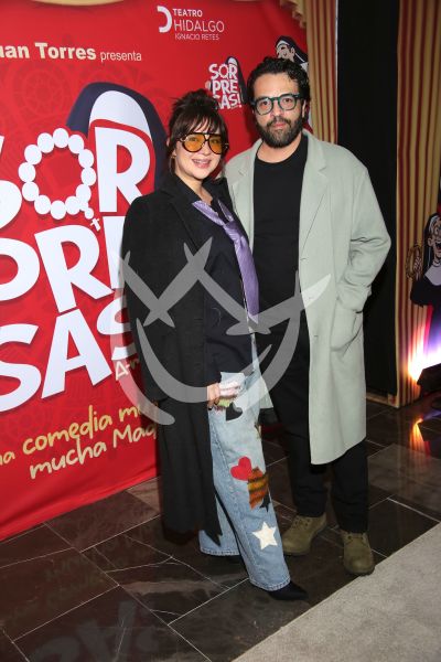 Daniela Luján y esposo en Sorpresas