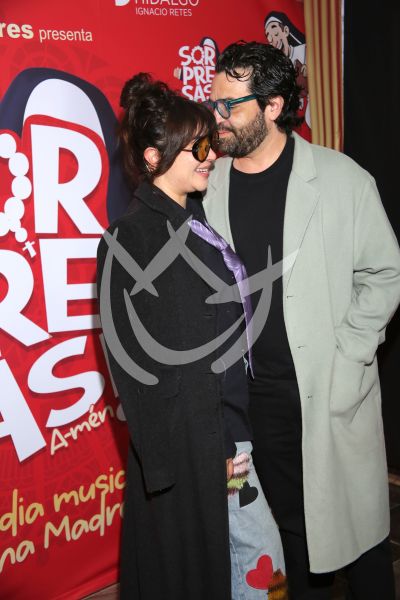 Daniela Luján y esposo en Sorpresas