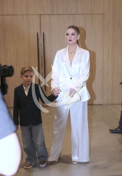 Marjorie de Sousa e hijo Matías