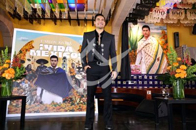 Carlos Rivera con Vida