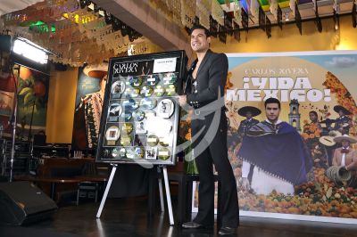 Carlos Rivera con Vida