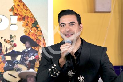 Carlos Rivera con Vida
