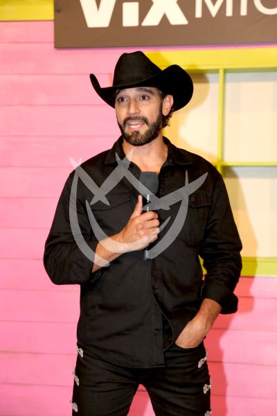 Raúl Coronado en VixMicro