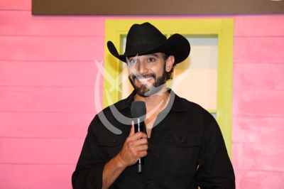 Raúl Coronado en VixMicro