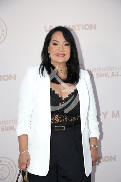 Suzette Quintanilla con Con Cora