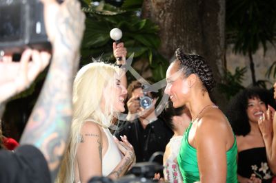 Elena Rose con Con Cora