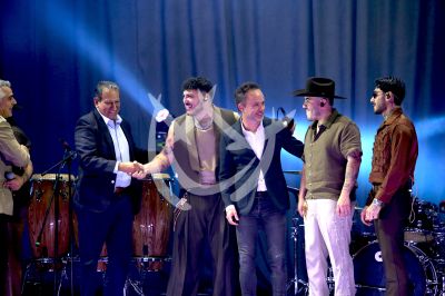 Grupo Frontera con Un Solo Corazón