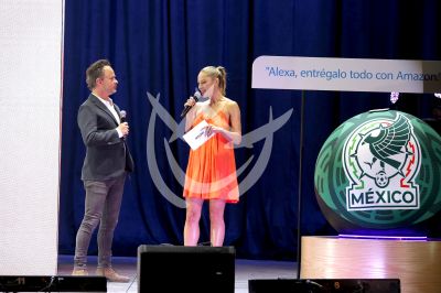 Vanessa con Un Solo Corazón