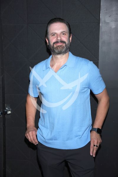 Mark Tacher dirige el show de la Dinamita