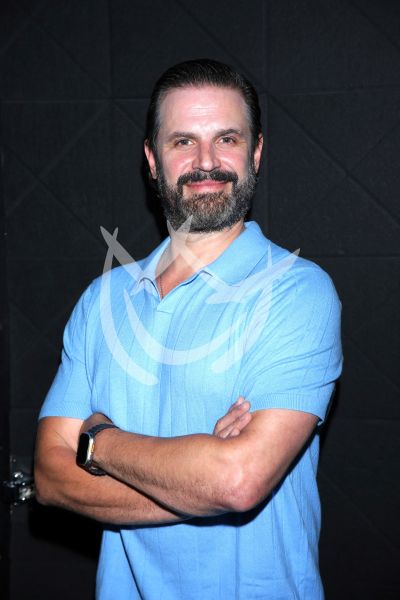 Mark Tacher dirige el show de la Dinamita