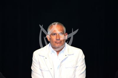 Arath de la Torre presenta Los Marihuanólogos