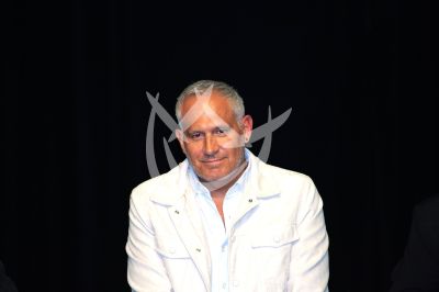 Arath de la Torre presenta Los Marihuanólogos