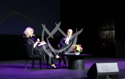 Ronald Day con El Poder