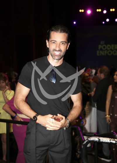 Toni Costa con El Poder