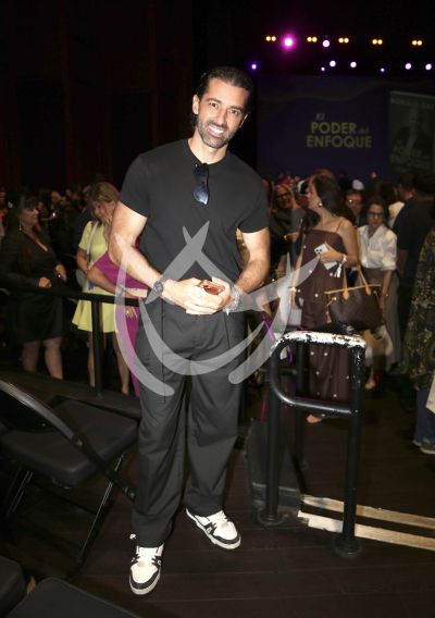 Toni Costa con El Poder