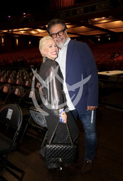 Bis la Médium con el Poder