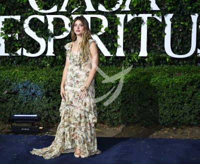 Nicole Wallace con Espíritus