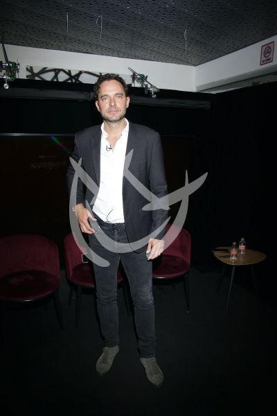 Manolo Cardona es un Sinvergüenza