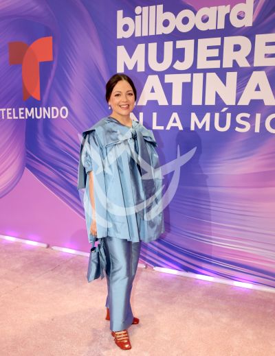 Natalia Lafourcade con BMLM