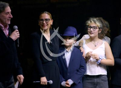 Angélica Vale e hijos con El Fantasma