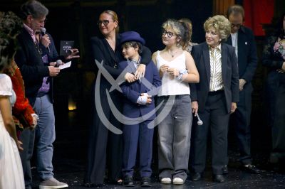 Angélica Vale e hijos con El Fantasma