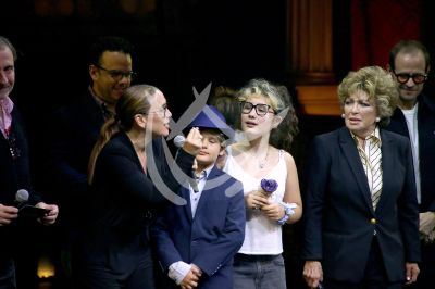 Angélica Vale e hijos con El Fantasma