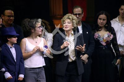 Angélica Vale e hijos con El Fantasma