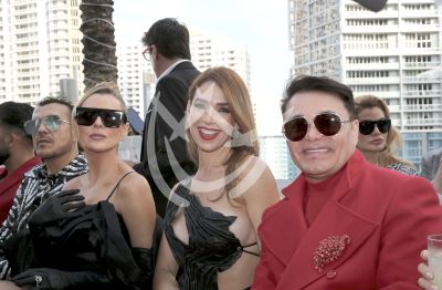 Marjorie y Alessandra con The Devil