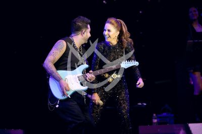 Lucero canta a las mamis