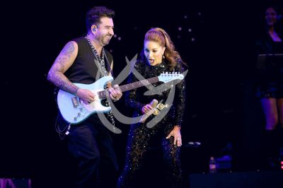 Lucero canta a las mamis