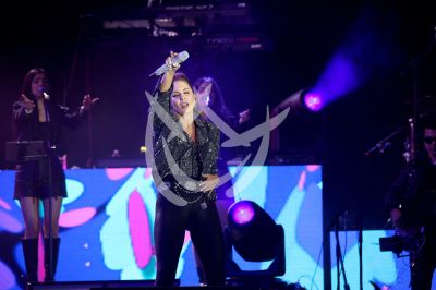 Lucero canta a las mamis
