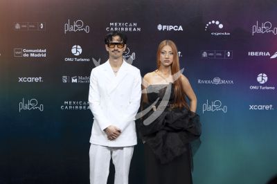 Tony Grox y Lucycallys en los Platino