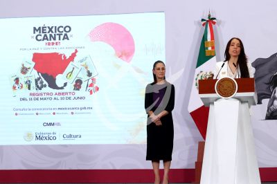 Majo Aguilar canta por la Paz