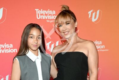 Adamari López con hija Alaia en upfront TelevisaUnivision
